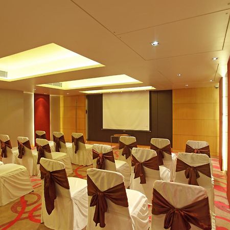Comfort Inn Legacy Rajkot Business foto