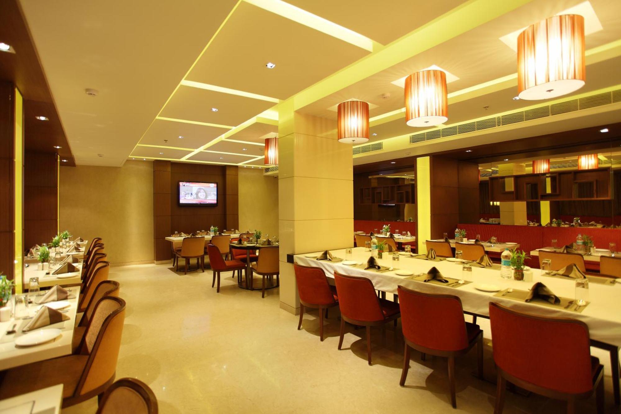 Comfort Inn Legacy Rajkot Exterior foto