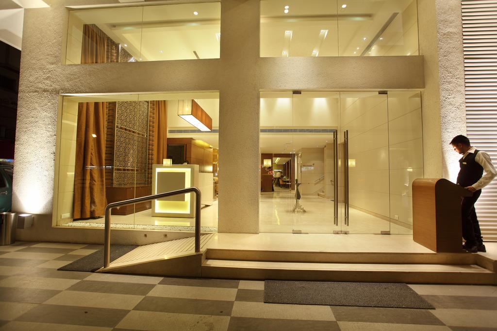 Comfort Inn Legacy Rajkot Exterior foto