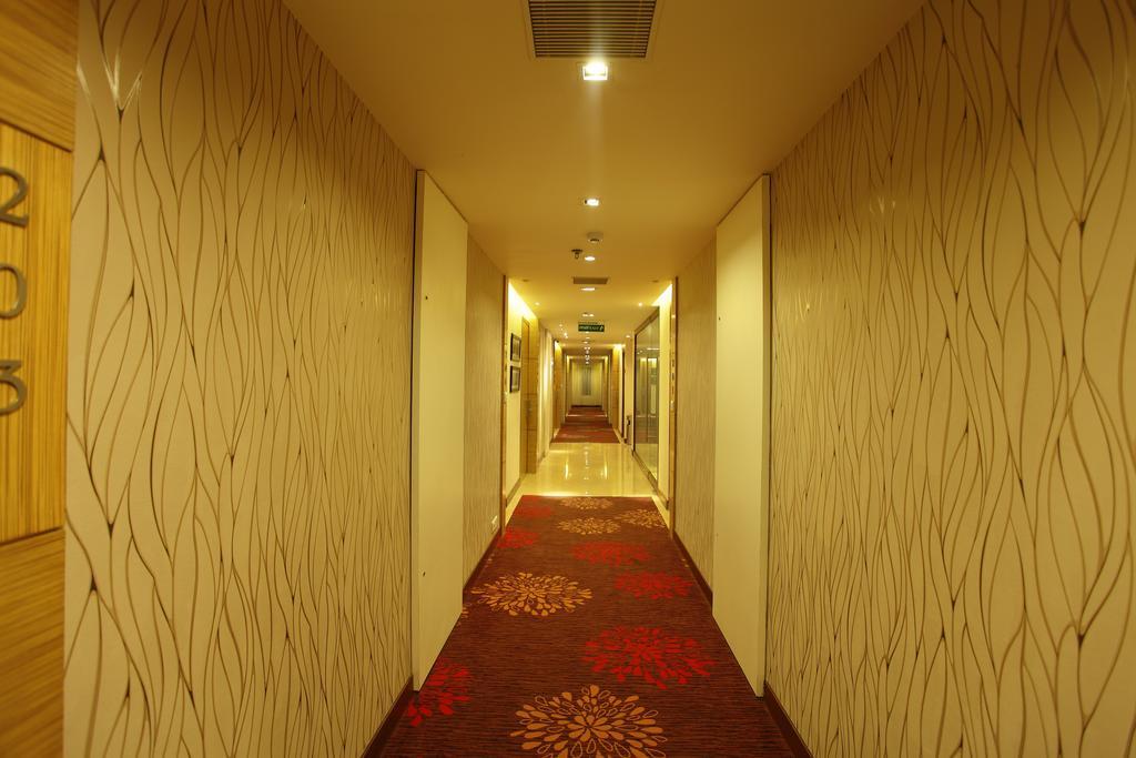 Comfort Inn Legacy Rajkot Exterior foto