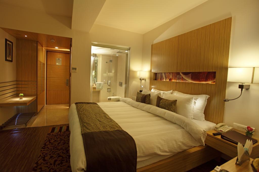 Comfort Inn Legacy Rajkot Exterior foto