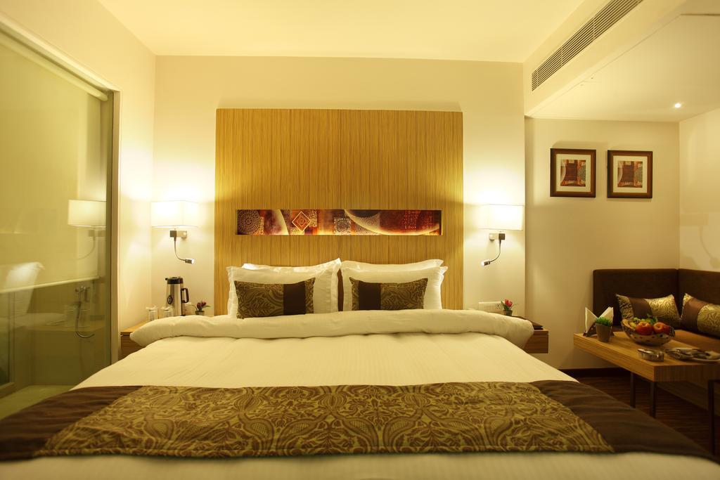 Comfort Inn Legacy Rajkot Exterior foto