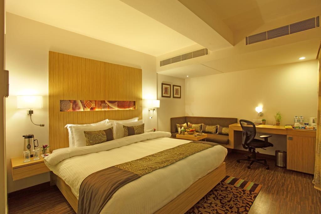 Comfort Inn Legacy Rajkot Exterior foto