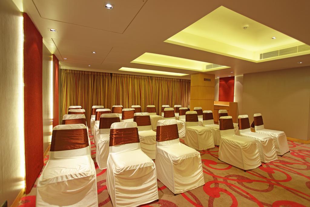 Comfort Inn Legacy Rajkot Exterior foto
