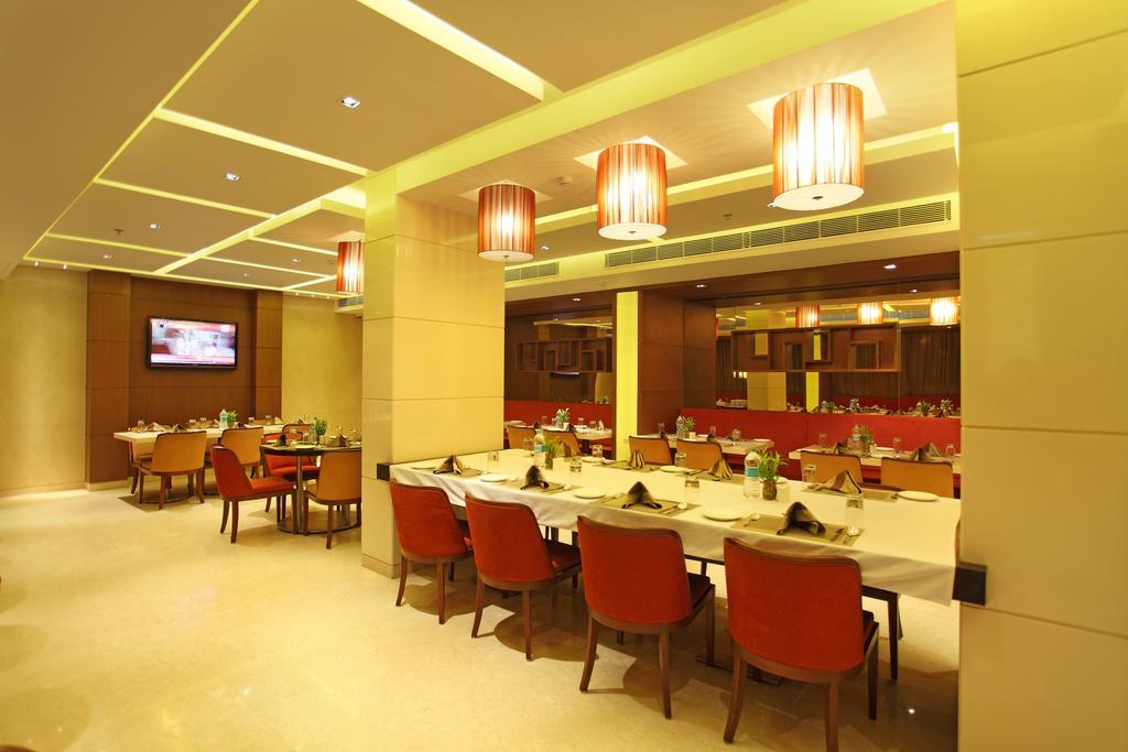 Comfort Inn Legacy Rajkot Exterior foto