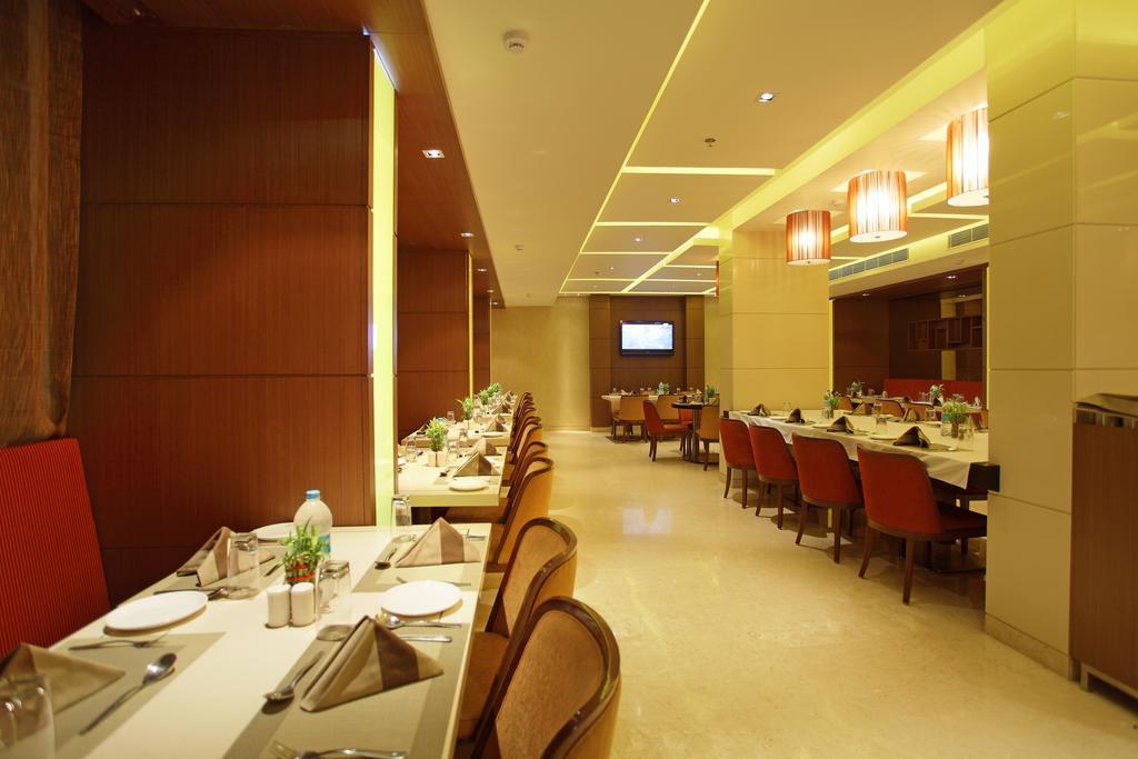 Comfort Inn Legacy Rajkot Exterior foto