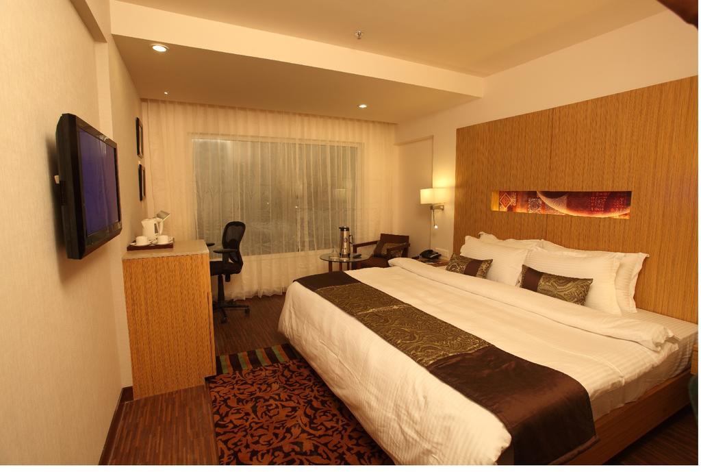 Comfort Inn Legacy Rajkot Exterior foto