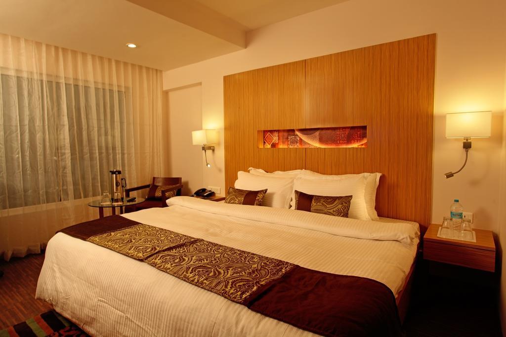 Comfort Inn Legacy Rajkot Exterior foto
